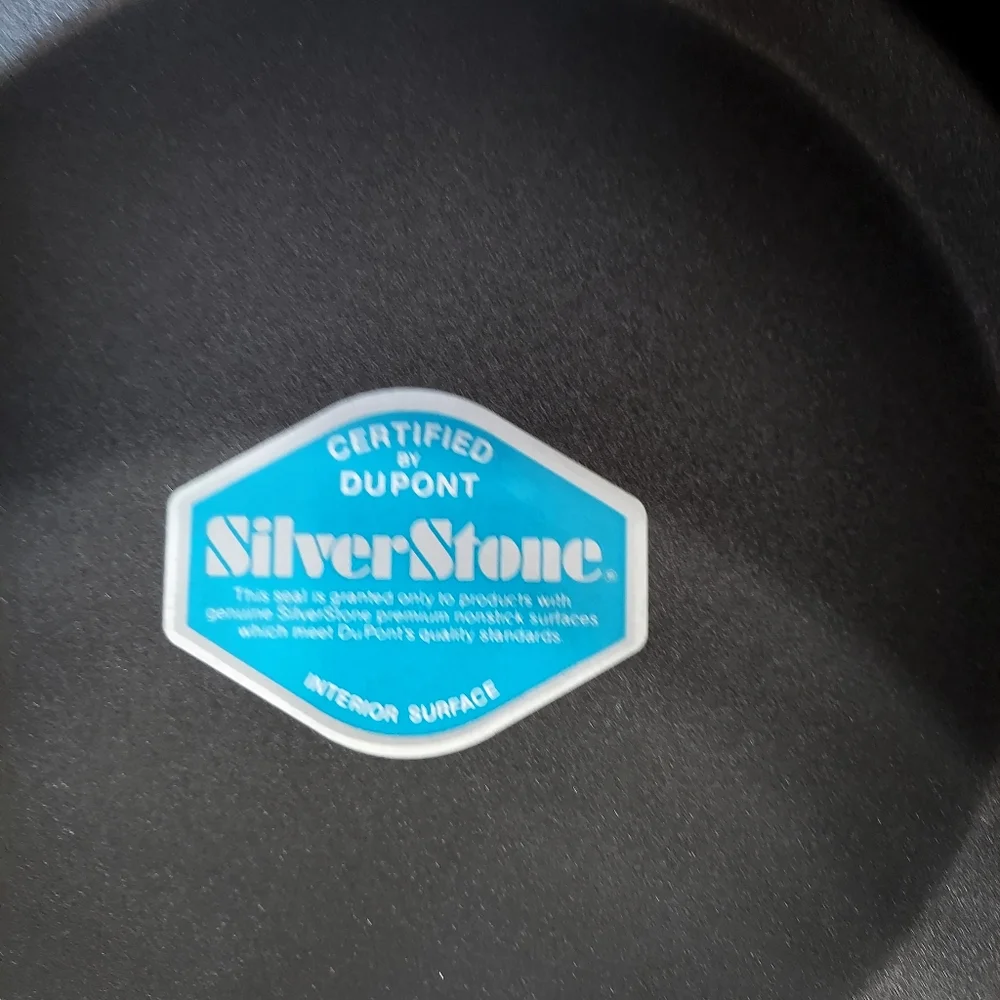 Stanhome Genuine Porcelsin On Aluminum Pot With Accessories And Lid
